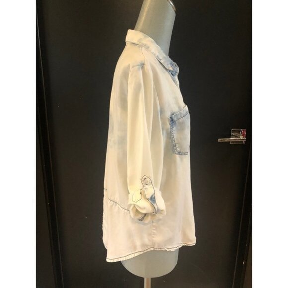 RED SAKS Fifth Avenue women's denim buttons down shirt size XS - Picture 4 of 9